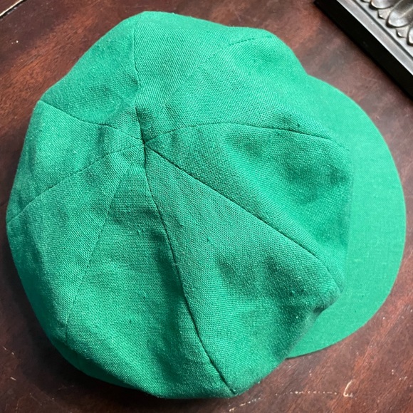 Green brim cap/hat - Picture 3 of 6